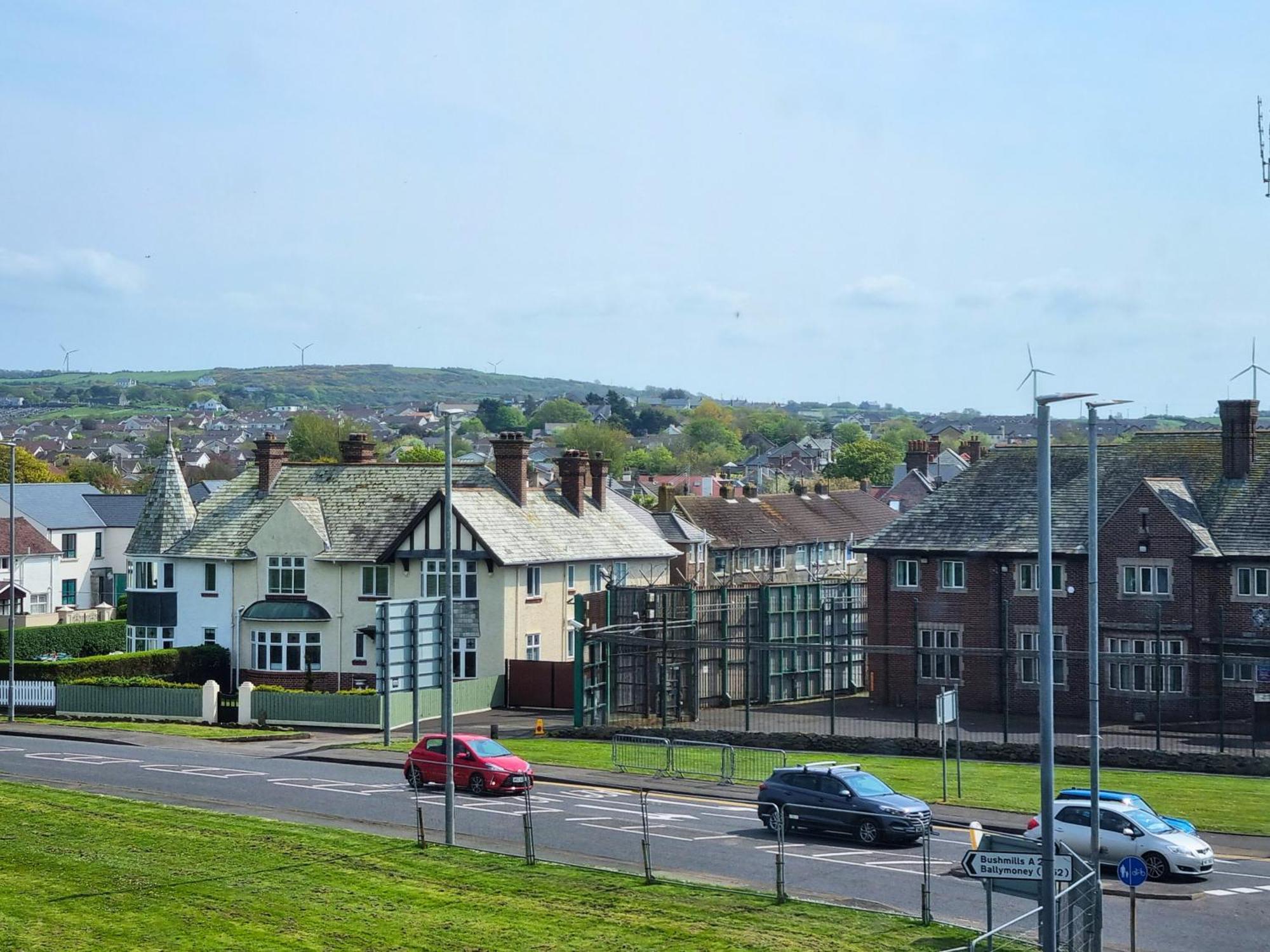 5 Dunluce Park - Portrush By The Sea Apartment Ngoại thất bức ảnh