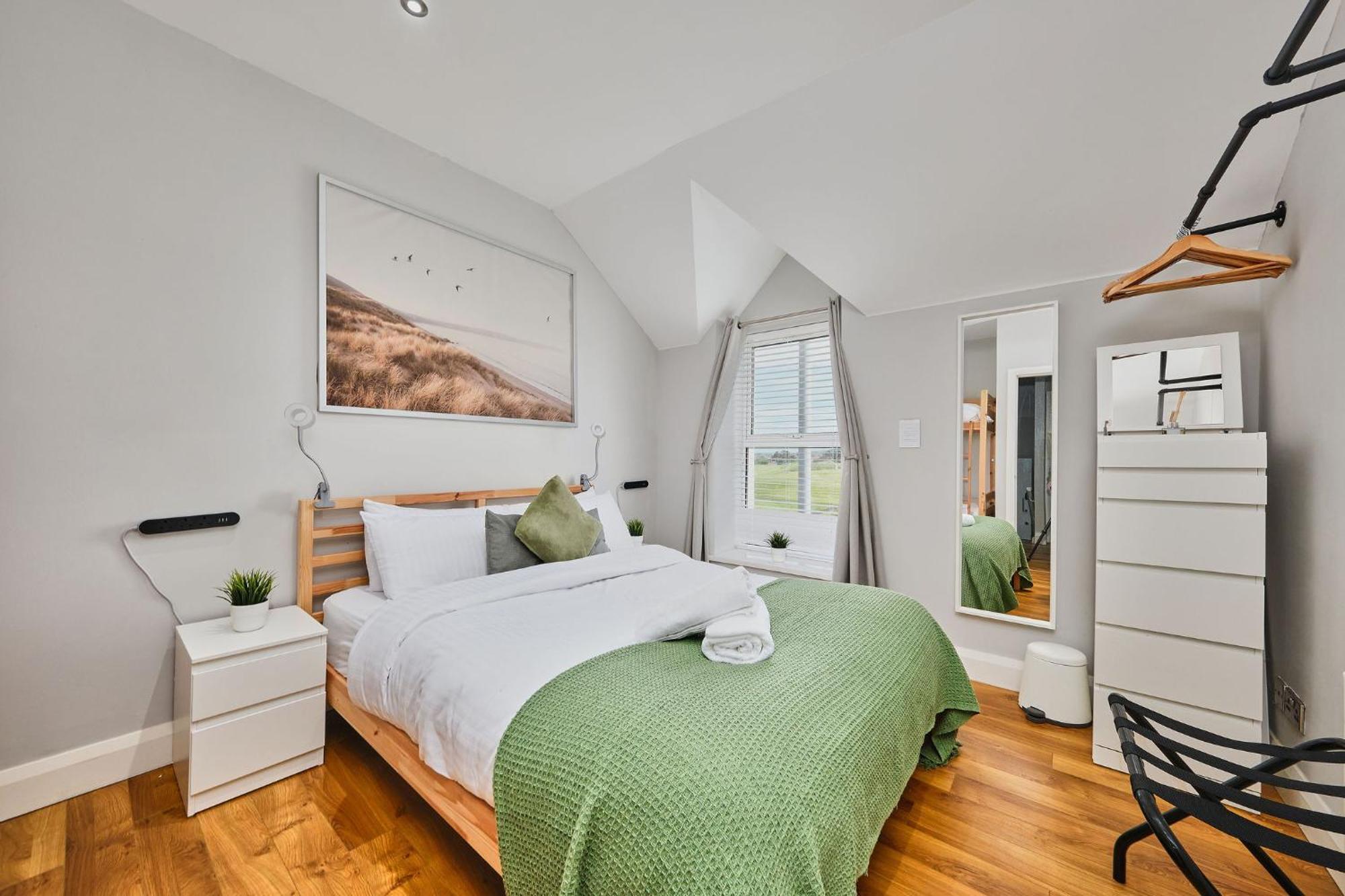5 Dunluce Park - Portrush By The Sea Apartment Ngoại thất bức ảnh