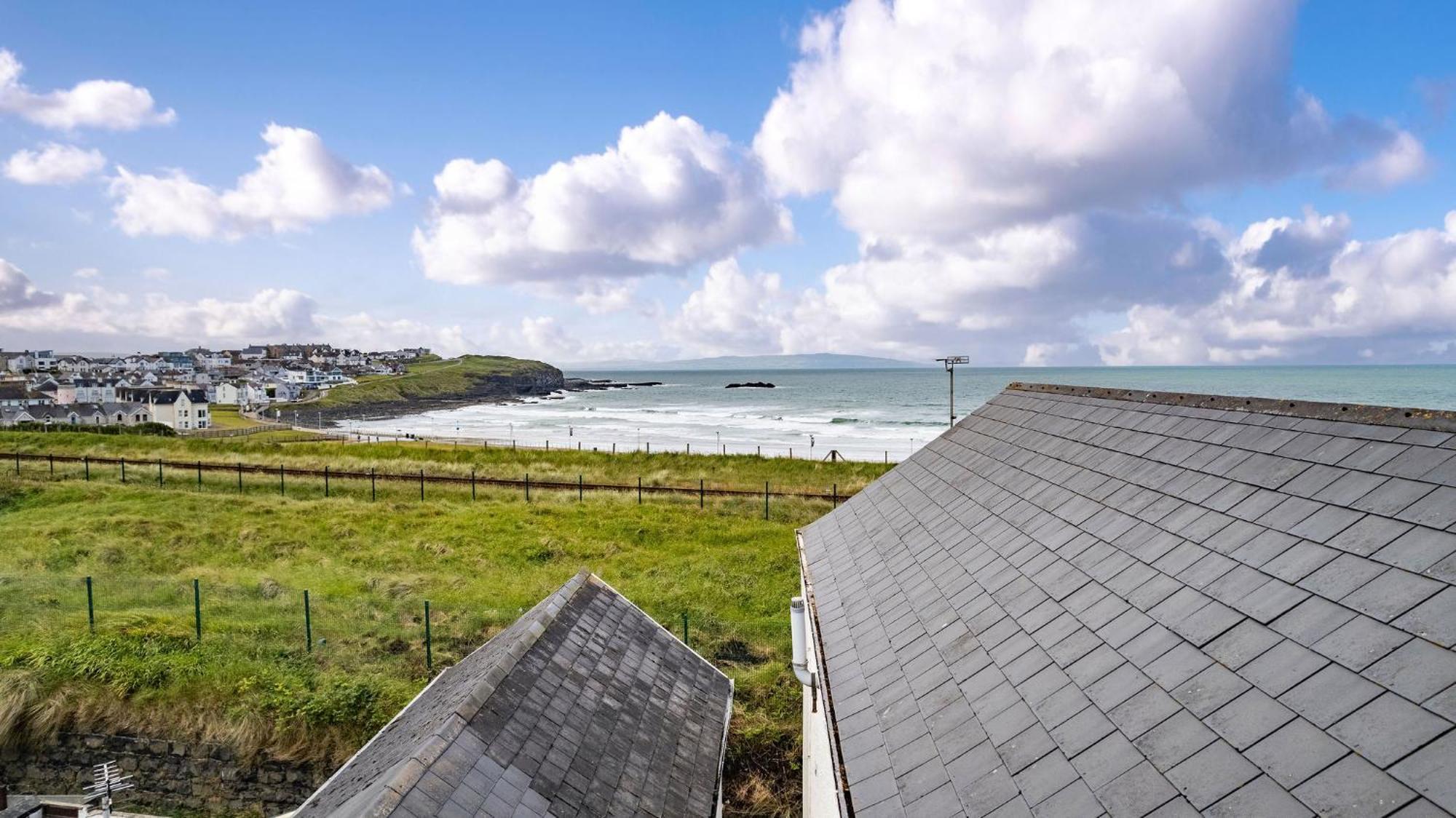 5 Dunluce Park - Portrush By The Sea Apartment Ngoại thất bức ảnh