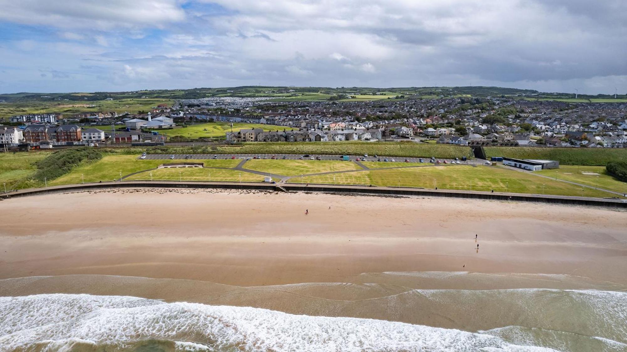 5 Dunluce Park - Portrush By The Sea Apartment Ngoại thất bức ảnh